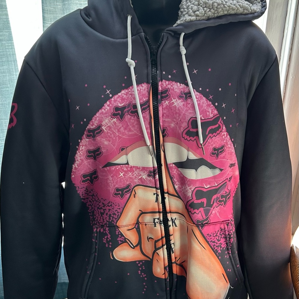 Faux fleece lined zip up sweatshirt Lips and “Shhh, quiet!”expression Med